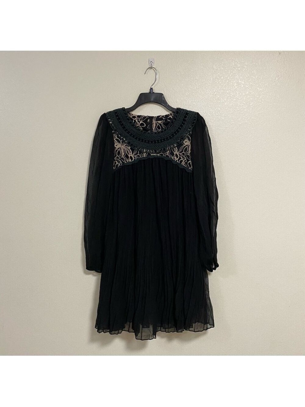 Ryu Dress Women’s Size Small Black Embroidered Flowy Dress Sheer sleeves- Flawed
